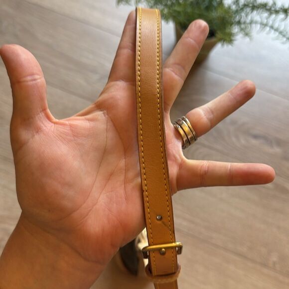 VINTAGE DOONEY AND BOURKE LOGO HOBO STYLE PURSE HANDBAG WITH LEATHER STRAP - Picture 3 of 11